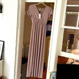 Beautiful Mother Bee unworn dress!